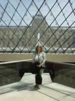 Louvre Pyramid (19kb)