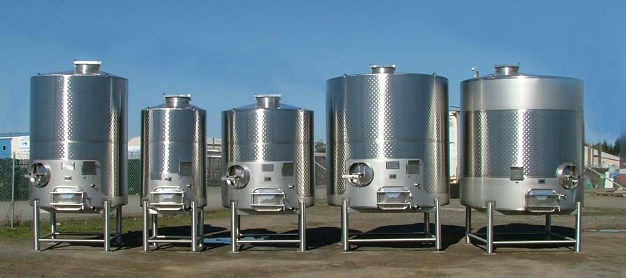 Quality Custom Stainless Steel Wine Tanks five sizes from 750 gallons to 3200 gallons