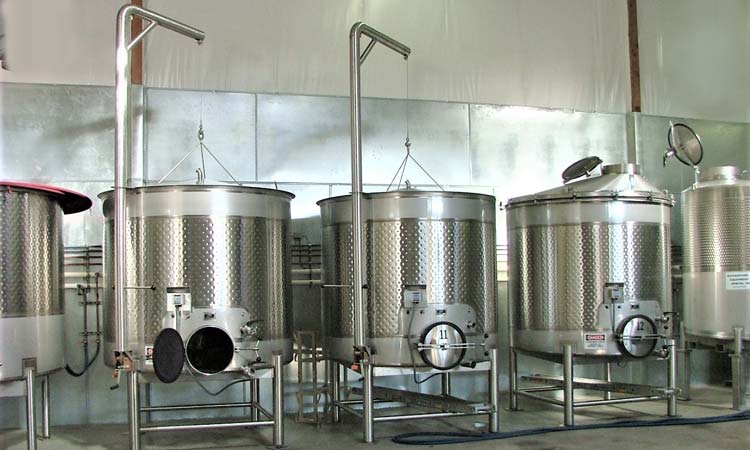 Portable Wine Tanks from Quality Stainless Steel Wine Tanks five sizes from 750 gallons to 3200 gallons